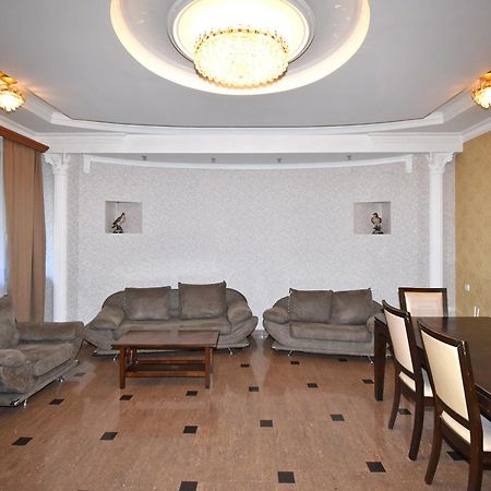 Armenak Apartment 5-Комнатная Erivan Exterior foto