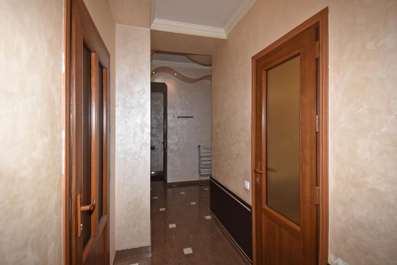 Armenak Apartment 5-Комнатная Erivan Exterior foto