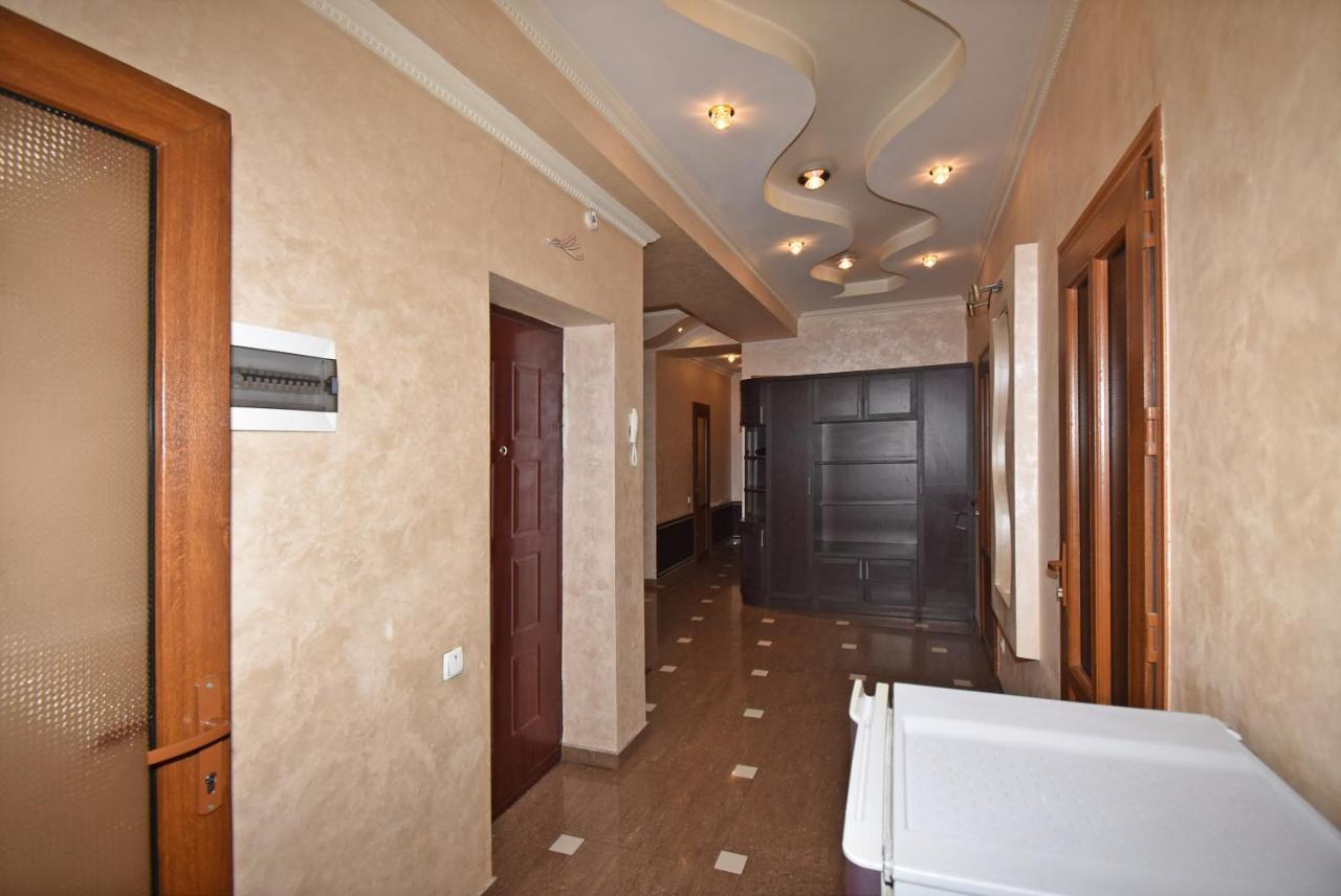 Armenak Apartment 5-Комнатная Erivan Exterior foto