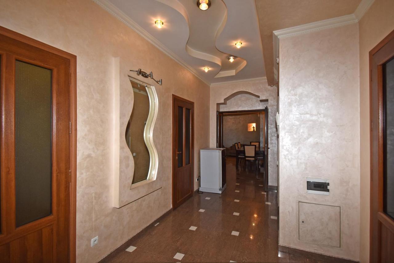 Armenak Apartment 5-Комнатная Erivan Exterior foto