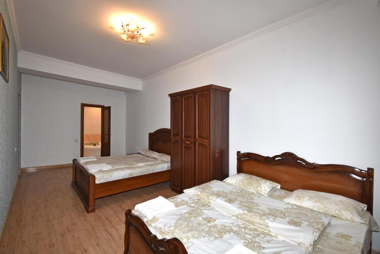 Armenak Apartment 5-Комнатная Erivan Exterior foto