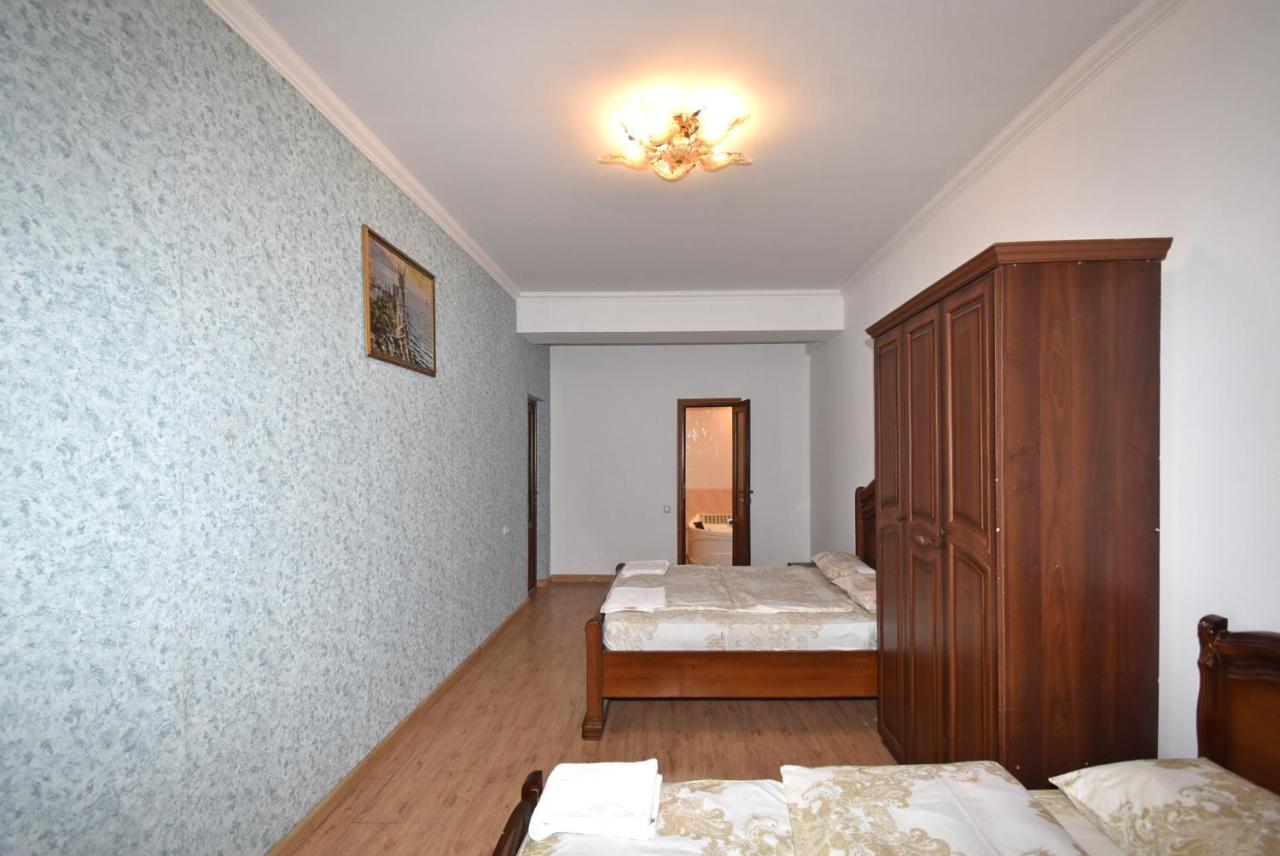 Armenak Apartment 5-Комнатная Erivan Exterior foto