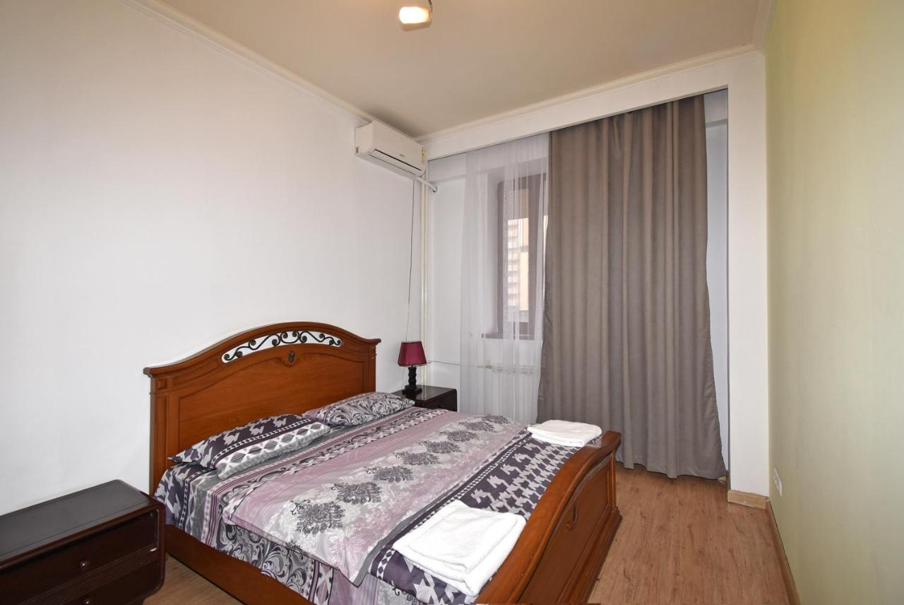 Armenak Apartment 5-Комнатная Erivan Exterior foto