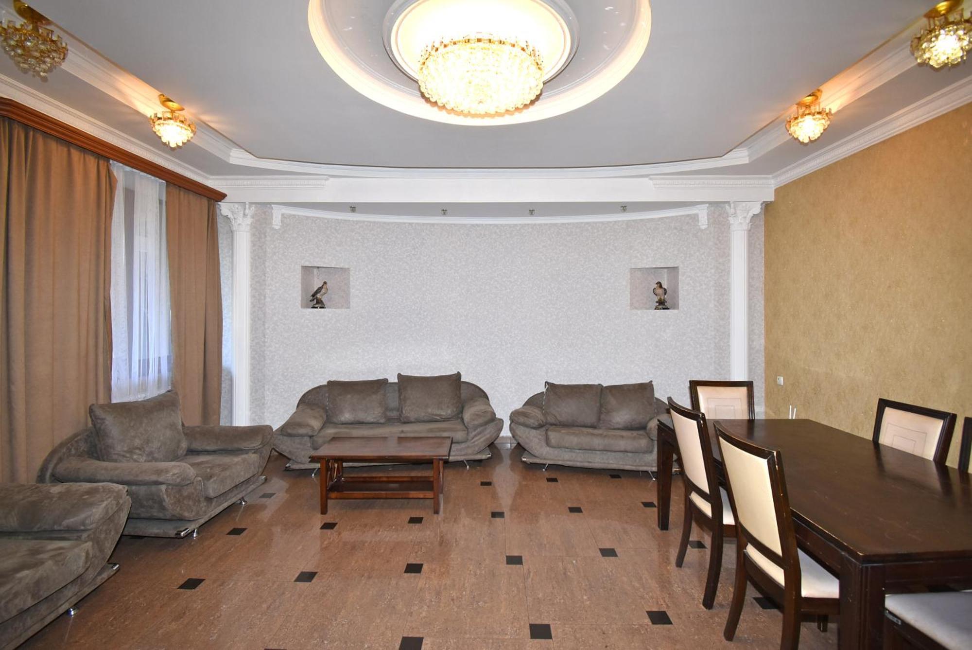 Armenak Apartment 5-Комнатная Erivan Exterior foto