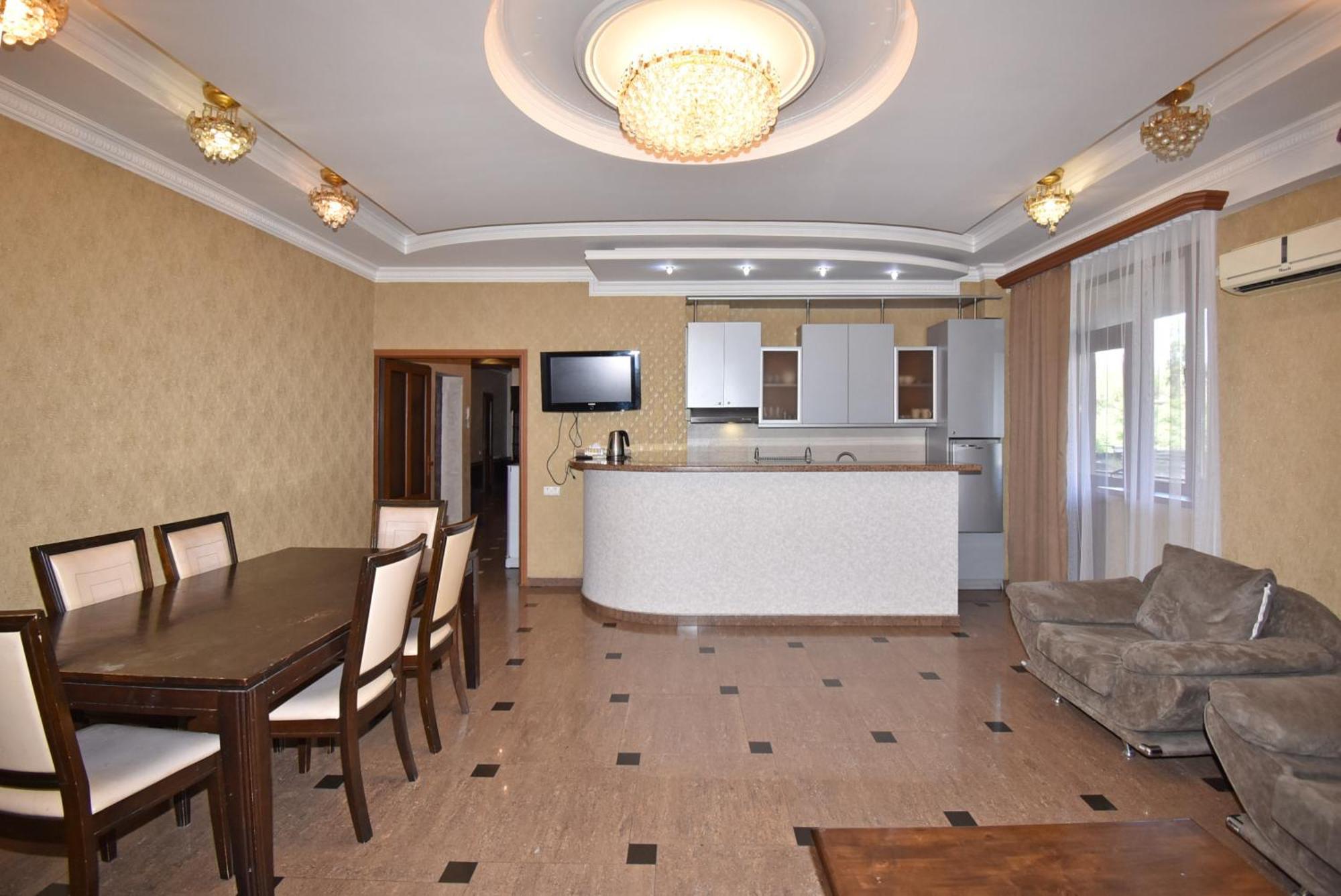 Armenak Apartment 5-Комнатная Erivan Exterior foto